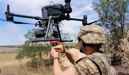 Dronlar askerî amaçla ne zaman kullanılmaya başlandı? [2026] - Kapak Görseli
